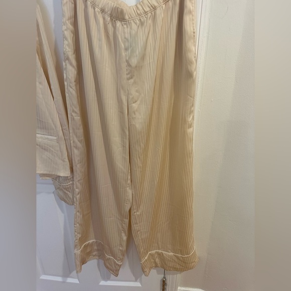 Statement Collar Cropped Pajama Set by Nap Loungewear - Picture 4 of 5